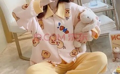 白色超短裙美女热舞